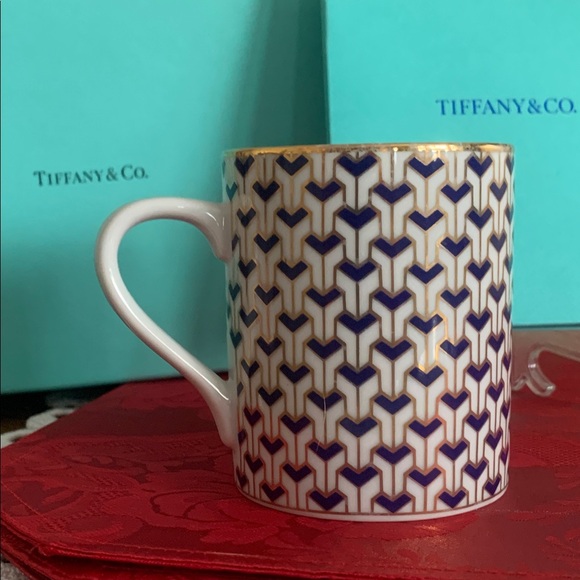Tiffany & Co. retired manhattan Blue and metallic Gold Patterned Mug rare - Picture 2 of 8
